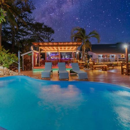 Hotel And Dive Center Roatan Yacht Club French Harbour Exterior photo